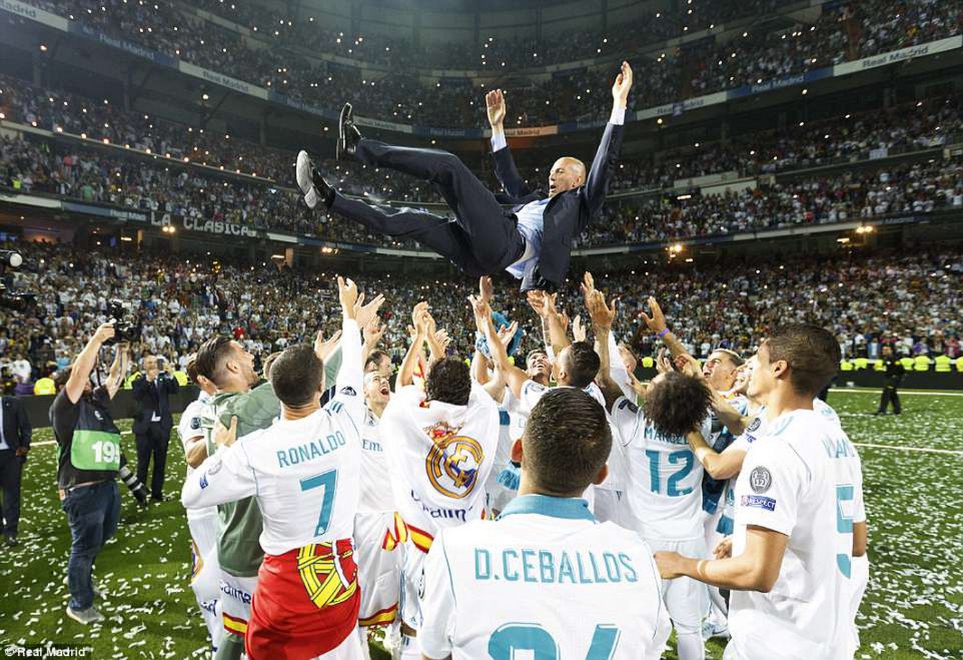 Zinedine Zidane: Lịch sử Real Madrid gọi tên - Ảnh 1.