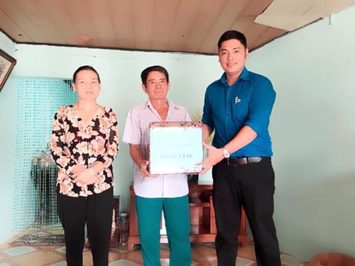 Hỗ trợ người nghèo ổn định cuộc sống