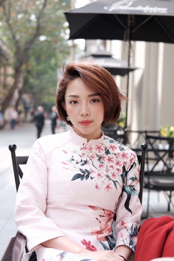 T&oacute;c Ti&ecirc;n n&oacute;i về đối thủ lớn nhất ở showbiz - Ảnh 2.