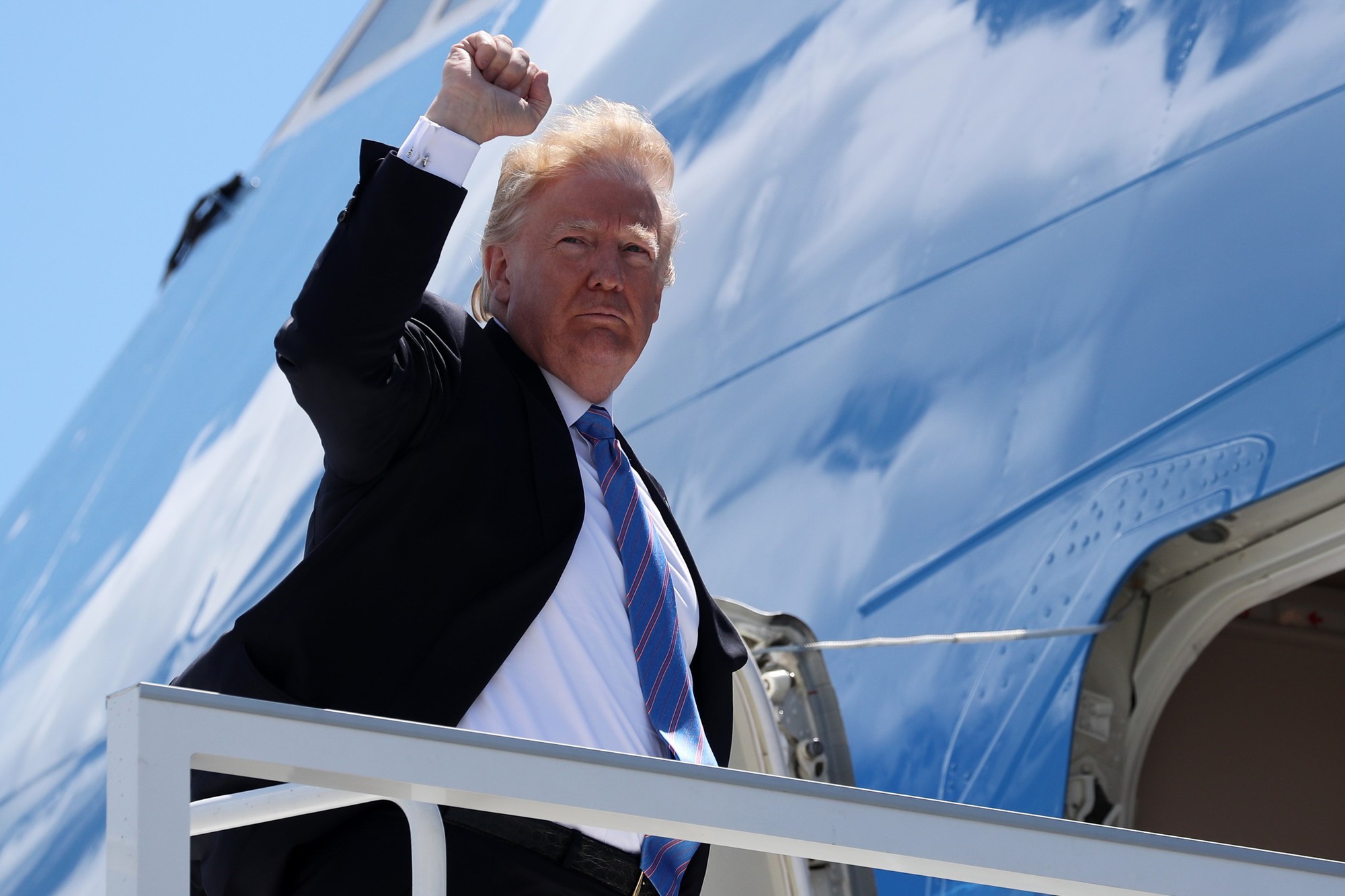 Tổng thống Trump tự tin "bắt bài" ông Kim ngay phút đầu gặp gỡ