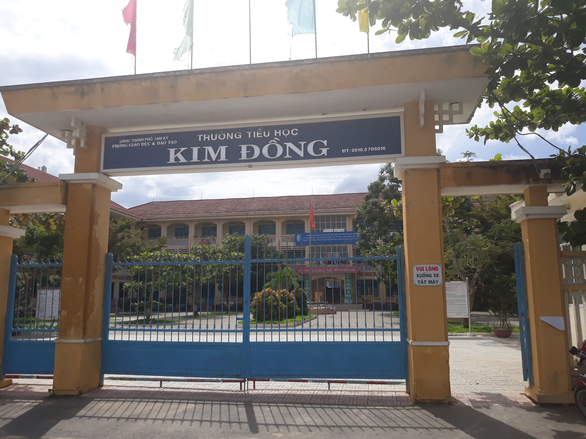Phụ huynh "sốc" vì cách làm việc bất nhất, khó hiểu của trường