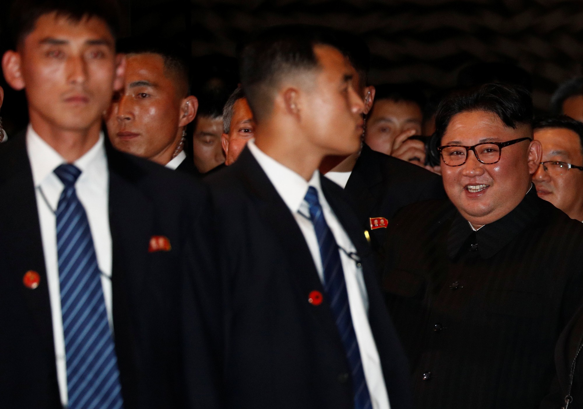 Ông Kim Jong-un dạo phố đêm Singapore - Ảnh 9.