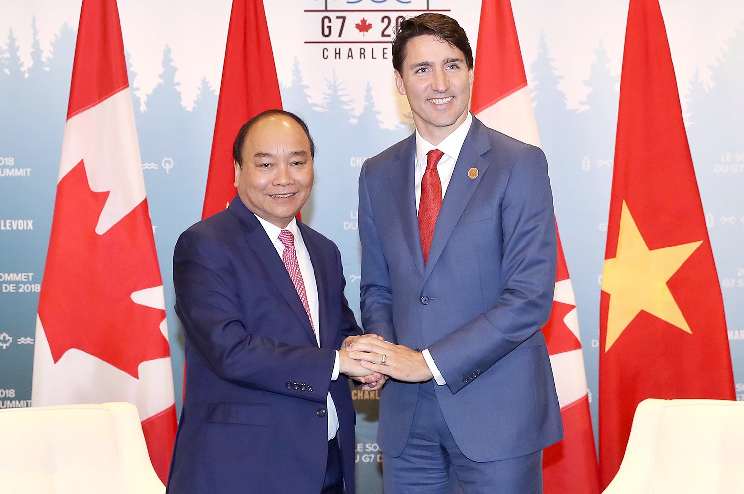 Hai Thủ tướng Việt Nam v&agrave; Canada hội đ&agrave;m: Kh&ocirc;ng sử dụng vũ lực ở biển Đ&ocirc;ng - Ảnh 1.