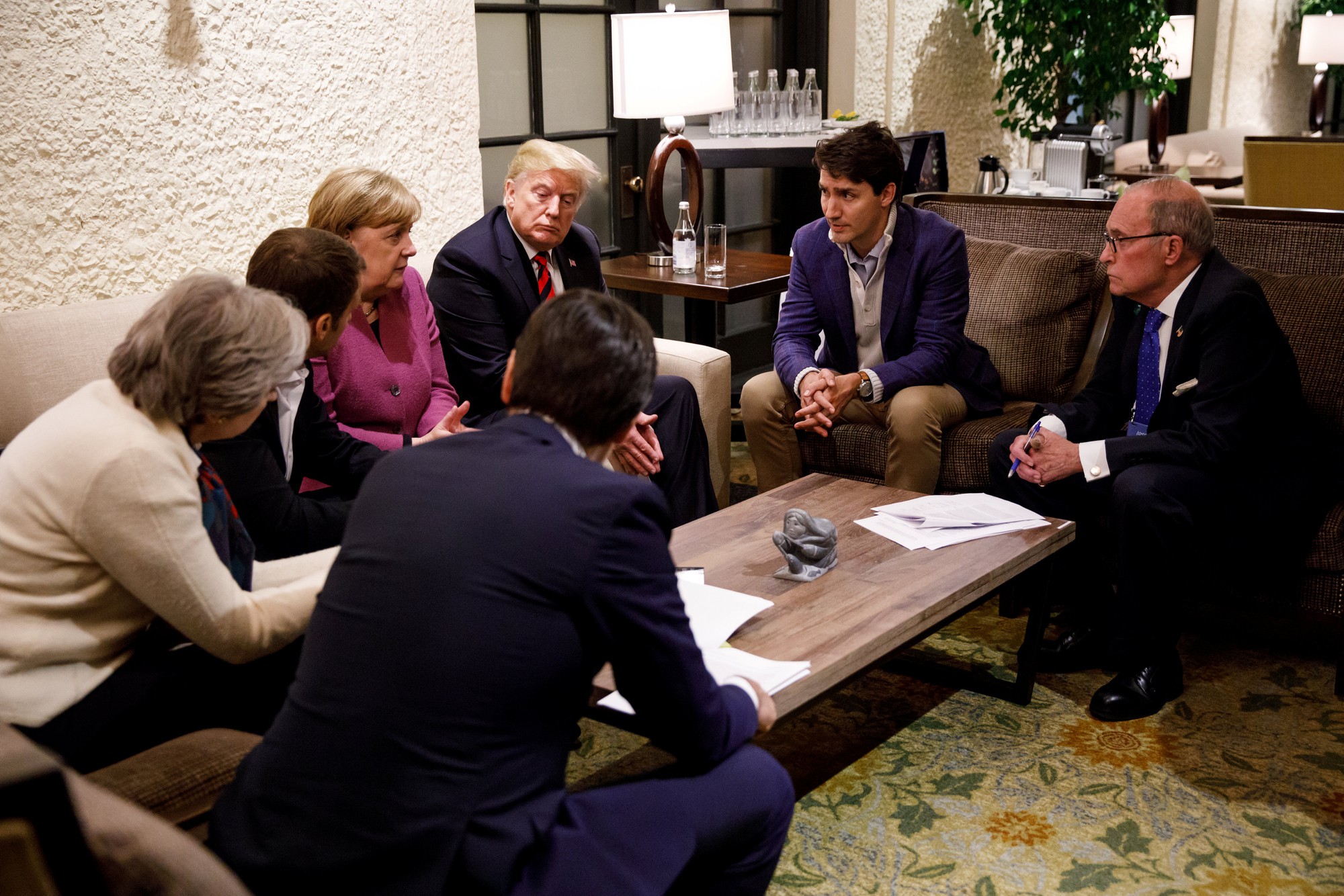 Đang ở Singapore, ông Trump công kích dữ dội thủ tướng Canada