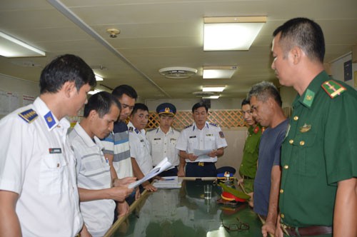 Xử phạt 2 tàu nước ngoài, bán đấu giá 5 triệu lít dầu
