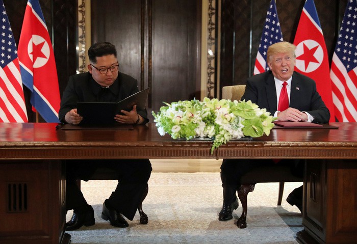 Tổng thống Donald Trump rời Singapore - Ảnh 2.