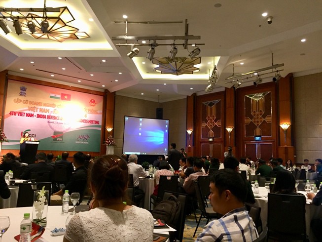 Nữ Bộ trưởng Quốc phòng Ấn Độ duyệt Đội Danh dự Quân đội nhân dân Việt Nam - Ảnh 3.