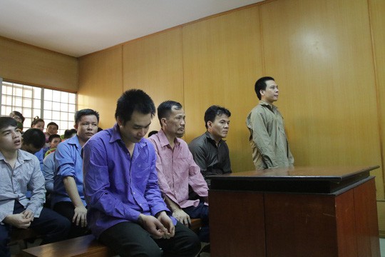 Bị hại kh&ocirc;ng đến, nh&oacute;m bảo k&ecirc; người b&aacute;n d&acirc;m chuyển giới vẫn đi t&ugrave; - Ảnh 1.