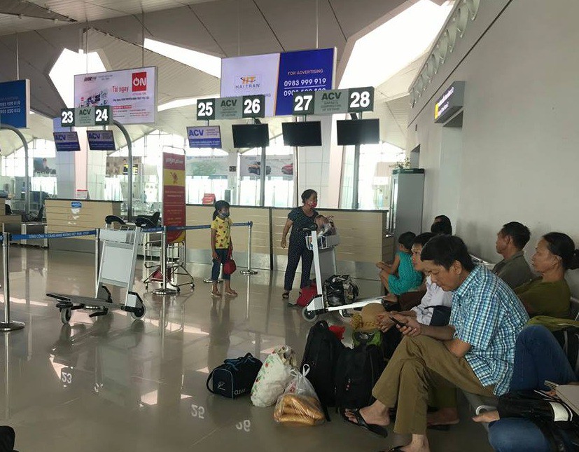 Làm rõ nghi vấn khách Trung Quốc để quên "phong bì có 10.000 USD" tại sân bay Vinh