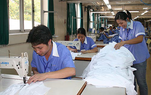 Bồi thường do nghỉ việc tr&aacute;i luật? - Ảnh 1.