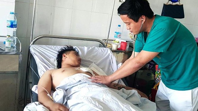 Đi chơi đêm, nam thanh niên 18 tuổi bị đâm thấu tim
