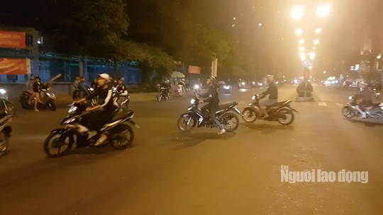Bộ trưởng T&ocirc; L&acirc;m chỉ đạo khẩn trước giờ tr&aacute;i b&oacute;ng World Cup 2018 lăn - Ảnh 1.