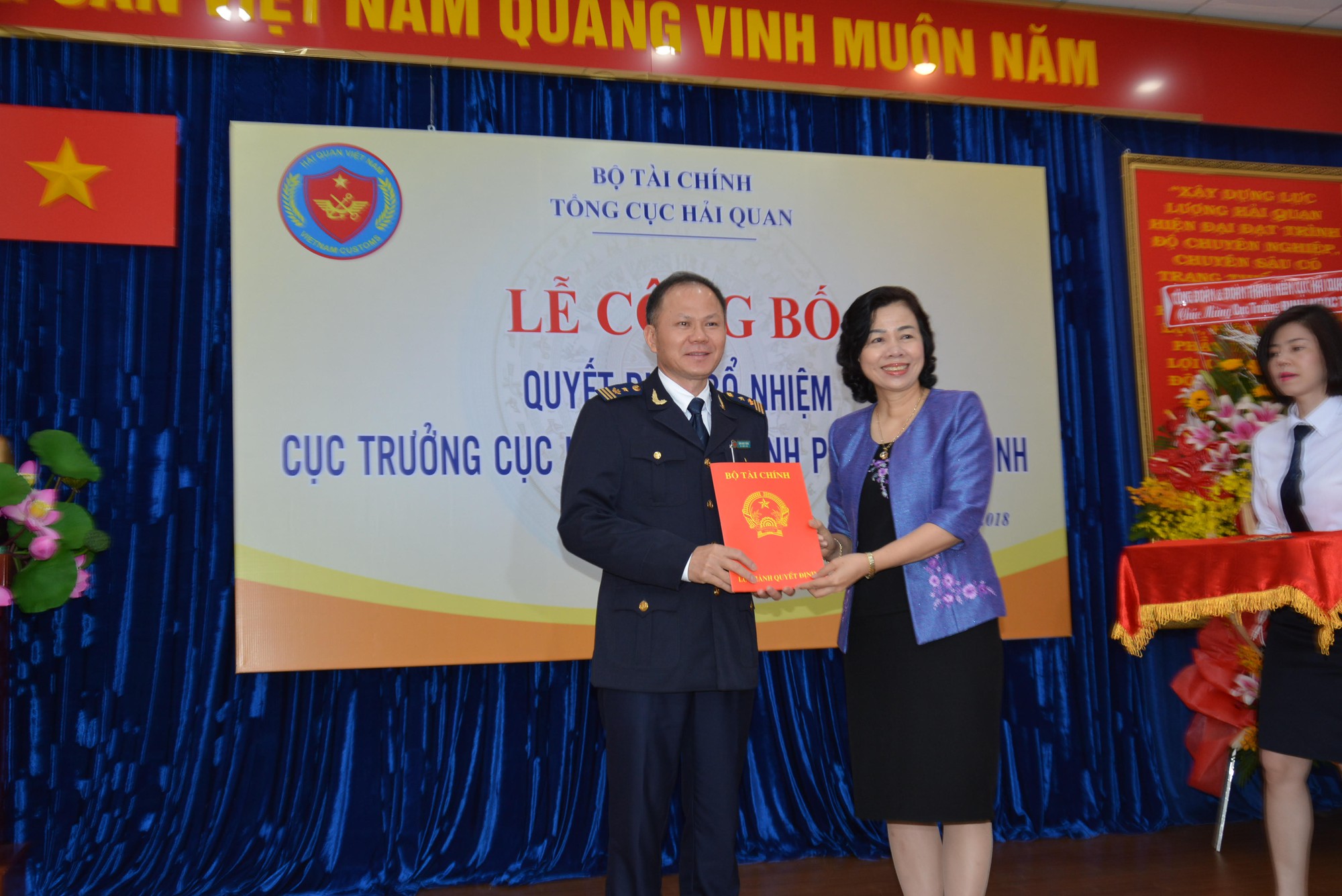 Ông Đinh Ngọc Thắng ngồi "ghế nóng" Cục Hải quan TP HCM