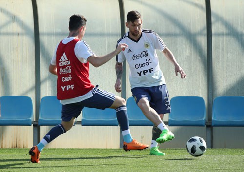 Thành bại tại Messi