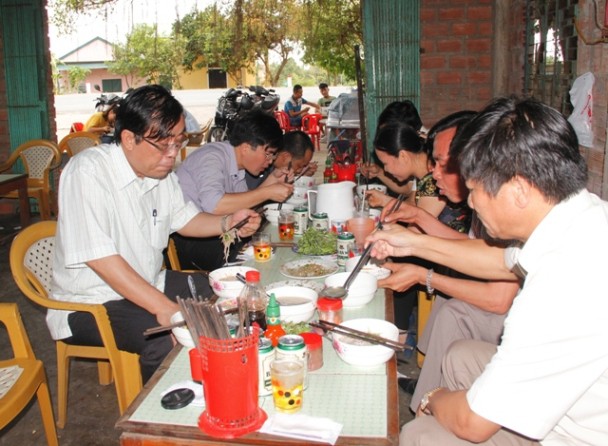 Bún hến Mai Xá, đặc sản vạn người mê - Ảnh 1.