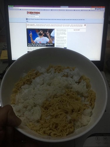 D&acirc;n mạng nạp năng lượng ra sao để xem World Cup? - Ảnh 1.