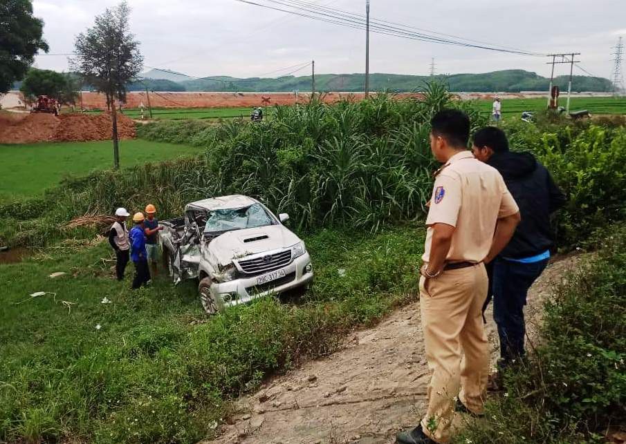 Lại xảy ra tai nạn tàu hỏa tông ô tô, 2 người thương vong - Ảnh 2.