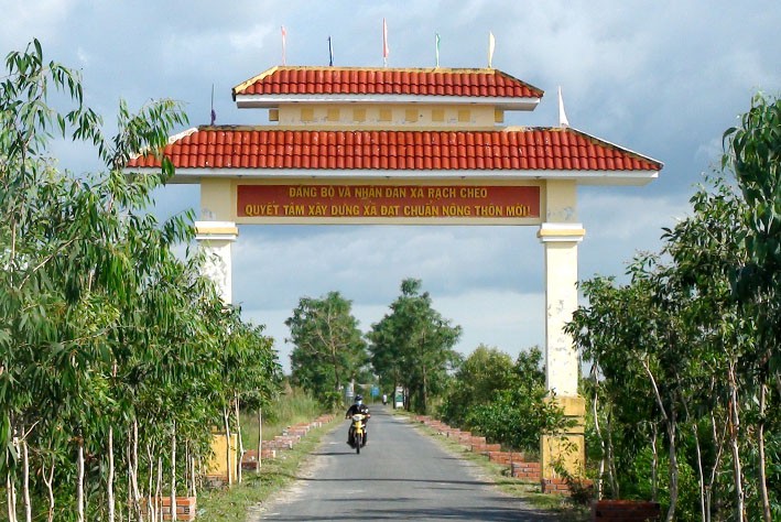 Cảnh cáo chủ tịch xã xây nhà trên đất công