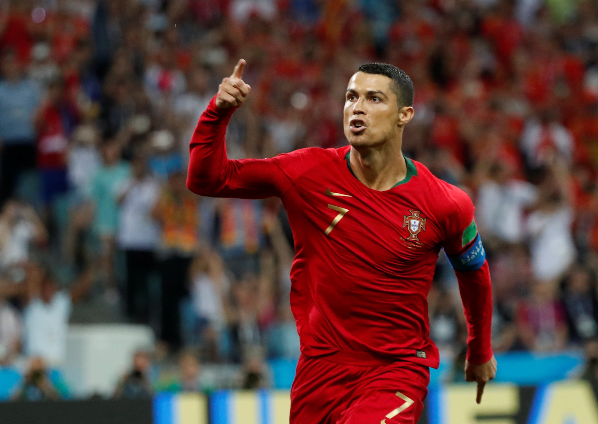 "Giải mã" sự bùng nổ của Ronaldo trước Tây Ban Nha