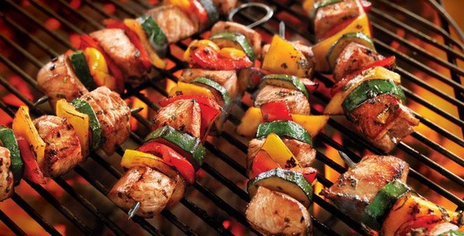 Đến Nga xem WC, kh&ocirc;ng ăn Shashlik l&atilde;ng ph&iacute; cả chuyến đi - Ảnh 2.