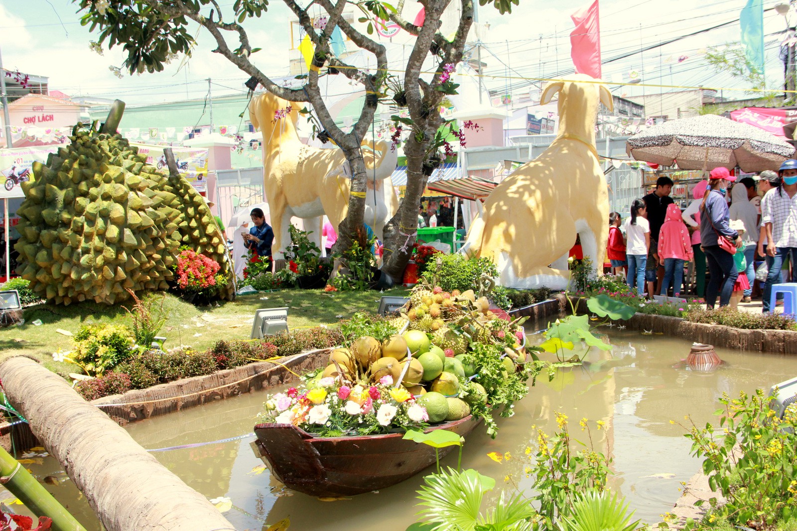 M&atilde;n nh&atilde;n với nhiều sản vật độc, lạ tại lễ hội c&acirc;y tr&aacute;i ngon Bến Tre 2018 - Ảnh 11.