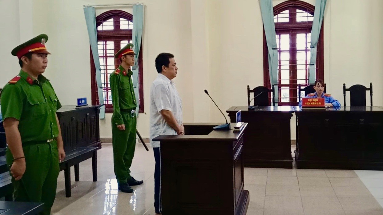 Tài xế xe khách chạy ẩu khiến 4 người chết oan, lãnh 9 năm tù