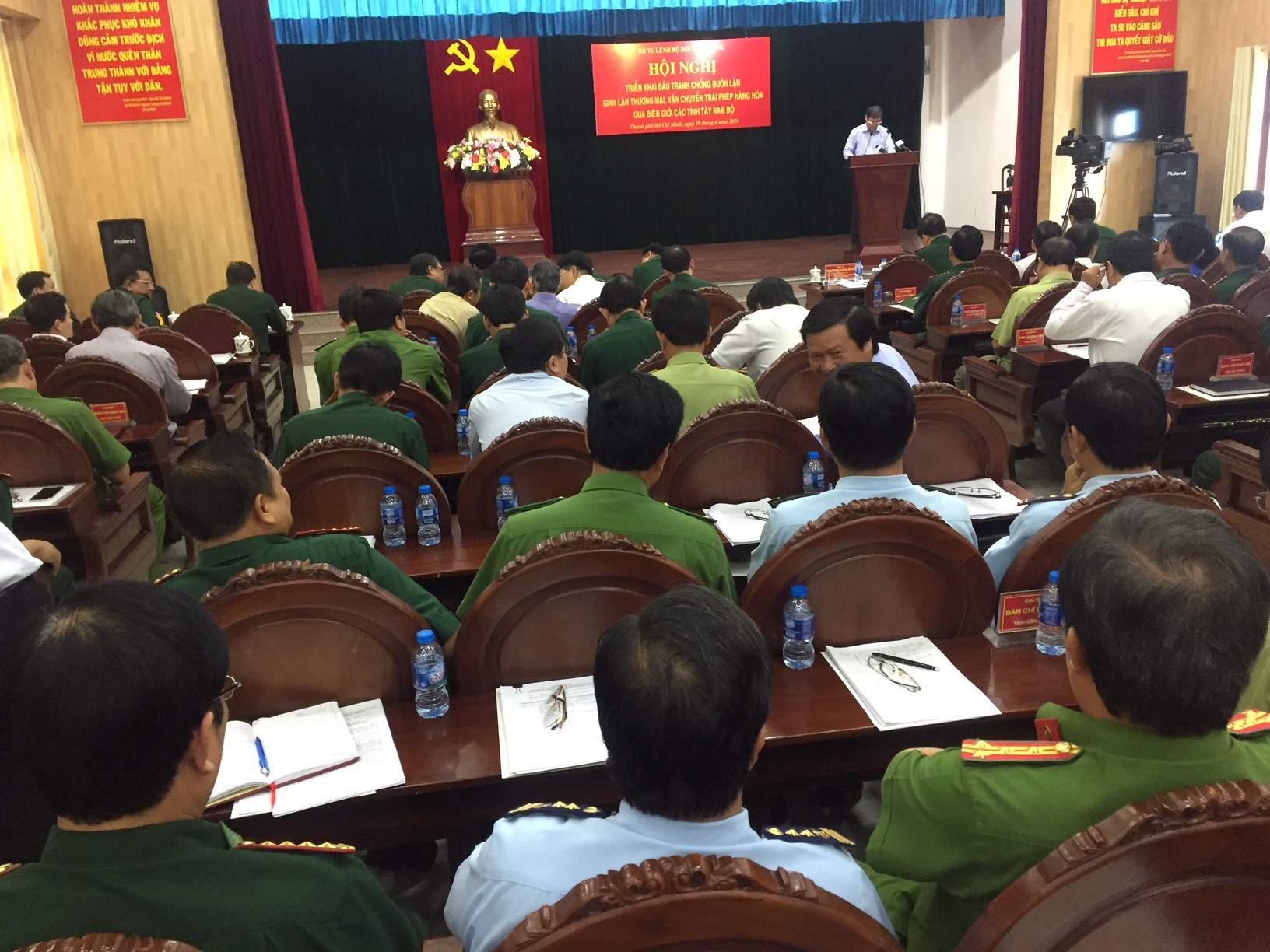 Buôn lậu diễn biến phức tạp, móc nối với cả lực lượng chức năng