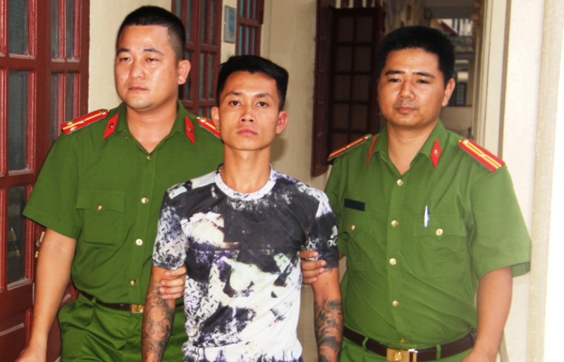 Bắt 6 thanh ni&ecirc;n đ&ograve;i nợ thu&ecirc; li&ecirc;n tiếp nổ s&uacute;ng v&agrave;o nh&agrave; d&acirc;n - Ảnh 1.