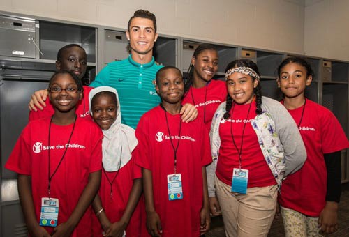 Ronaldo: Không hình xăm, giàu nhân ái - Ảnh 3.