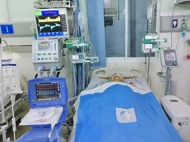 Hạ thân nhiệt, cứu Việt kiều ngưng tim nhiều lần