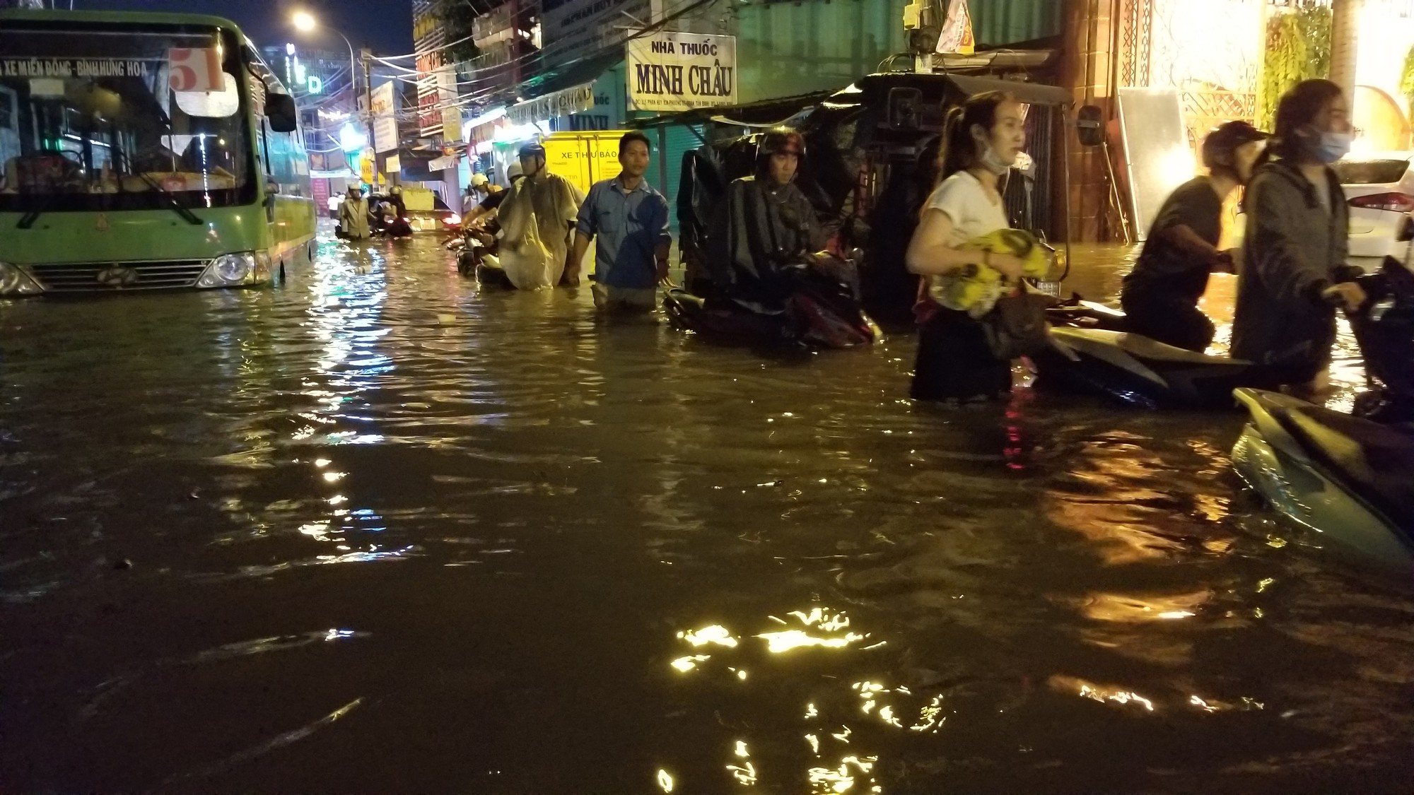 Kh&ocirc;ng cần m&aacute;y bơm khủng chống ngập cho s&acirc;n bay - Ảnh 1.