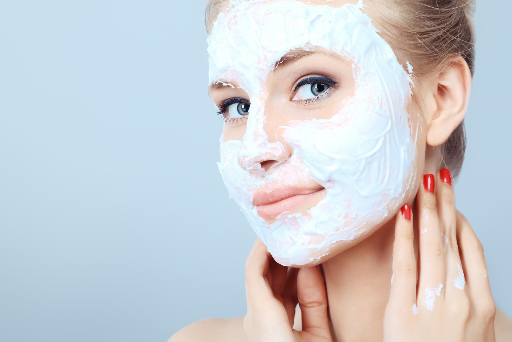 Tự làm mặt nạ trái cây trị rát da do mưa ô nhiễm