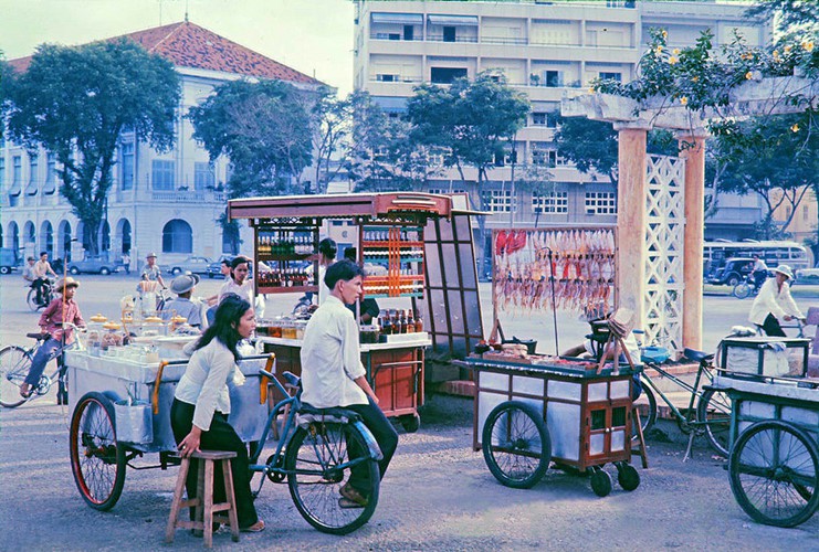 Ảnh độc đáo về hàng quán giải khát trên vỉa hè Sài Gòn xưa - Ảnh 4.