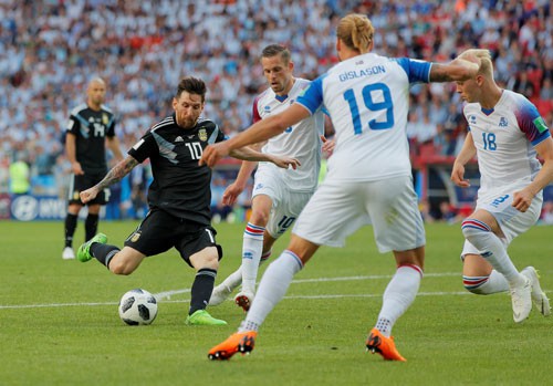 Iceland - Nigeria: Đừng để Iceland dẫn trước!
