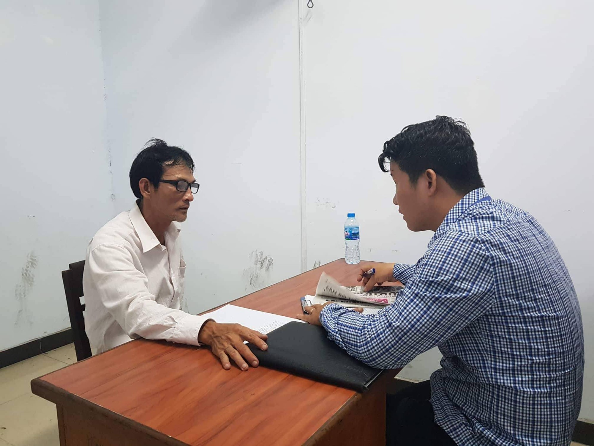 Giết chủ nợ, giấu xác trong thùng xốp rồi mang ra vịnh phi tang - Ảnh 1.