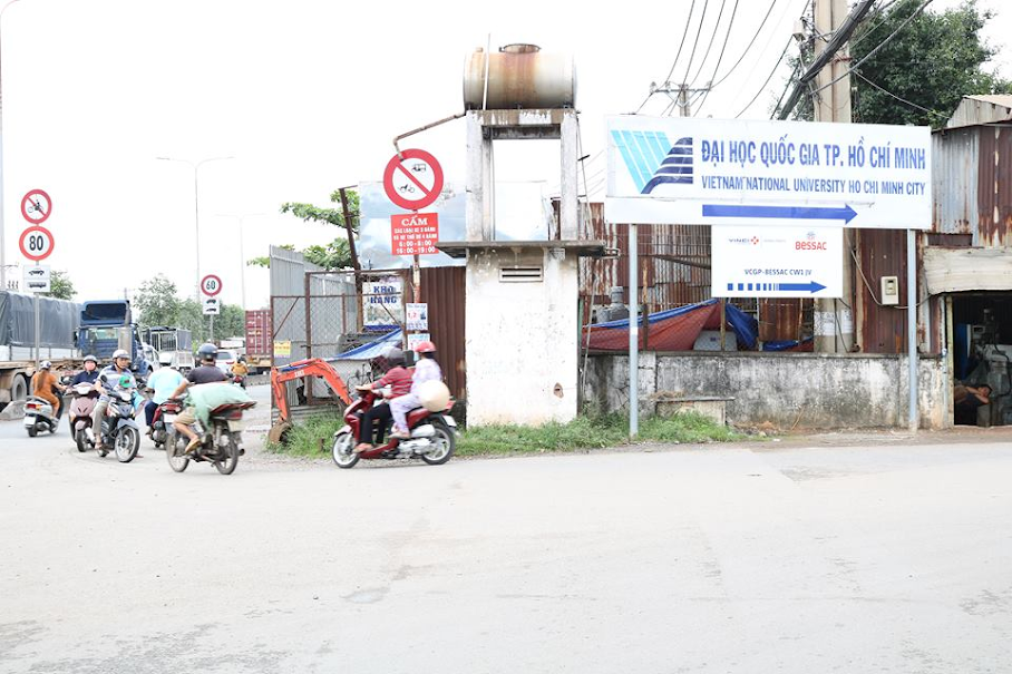 Ớn lạnh cảnh liều chết của người Sài Gòn - Ảnh 4.