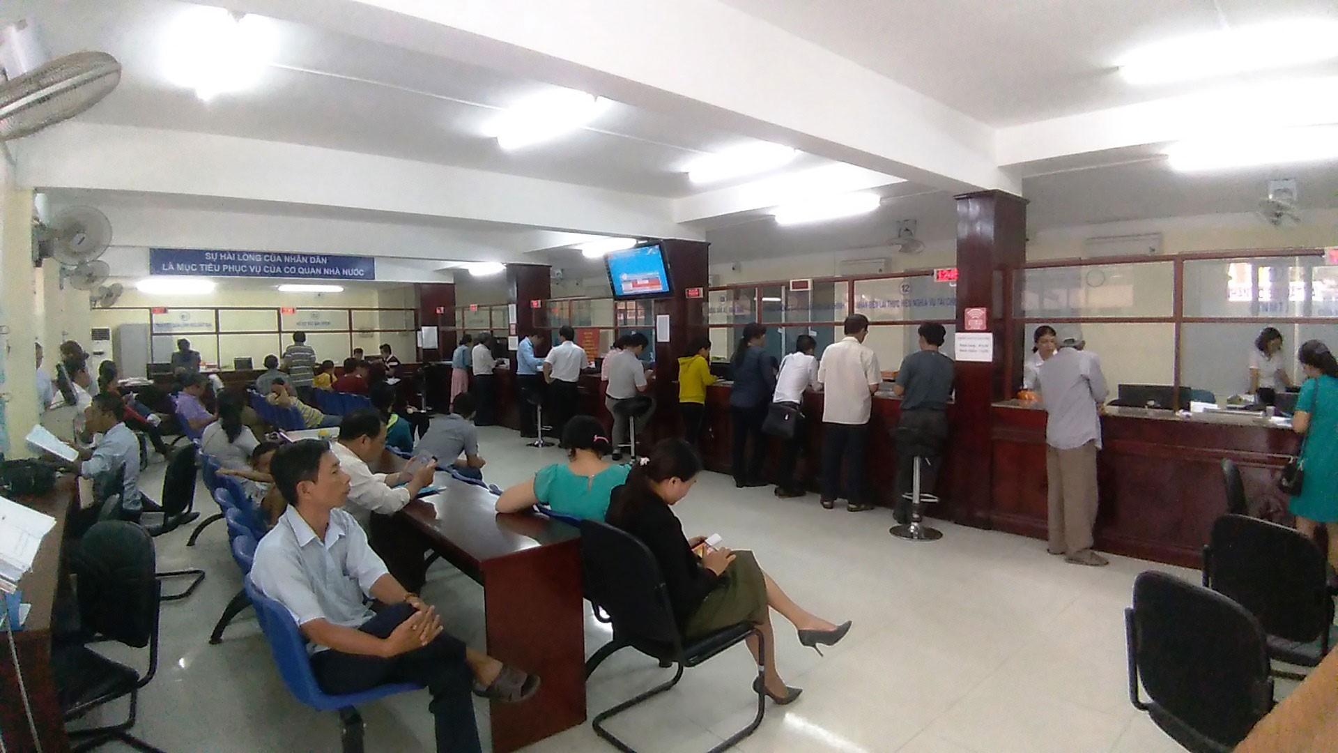 Hết cửa sách nhiễu, làm phiền dân?