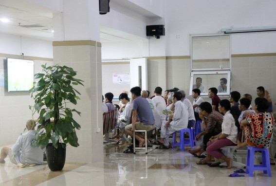 Qu&yacute; &ocirc;ng đột quỵ tăng vọt m&ugrave;a World Cup - Ảnh 1.