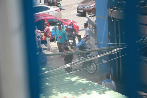 Bệnh viện qu&aacute; tải, 