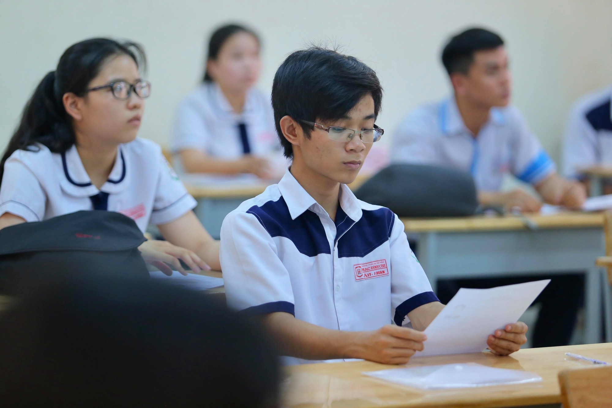 Cung bậc cảm x&uacute;c của th&iacute; sinh ng&agrave;y đầu đến điểm thi - Ảnh 5.