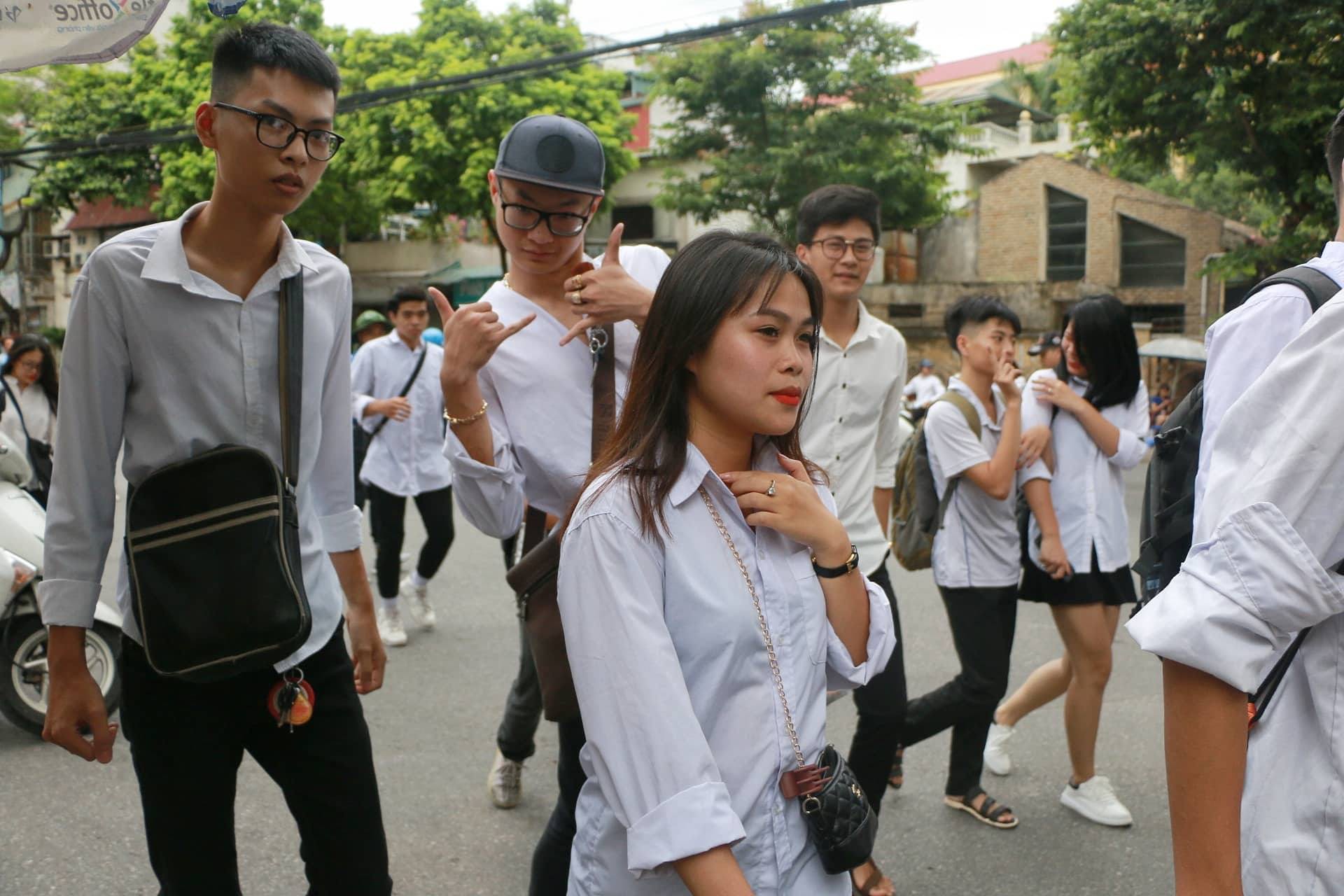 Cung bậc cảm x&uacute;c của th&iacute; sinh ng&agrave;y đầu đến điểm thi - Ảnh 17.
