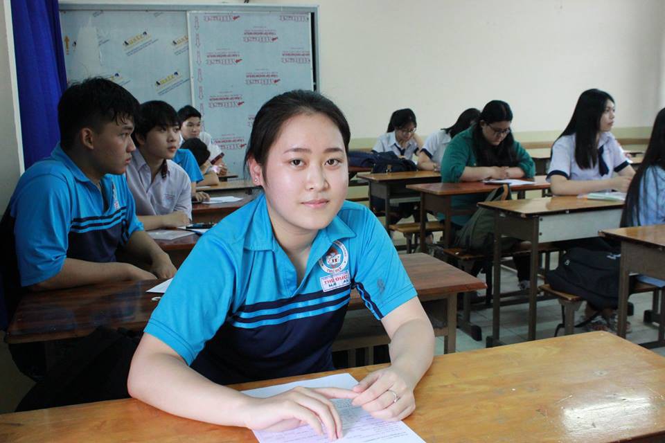 Cung bậc cảm x&uacute;c của th&iacute; sinh ng&agrave;y đầu đến điểm thi - Ảnh 8.
