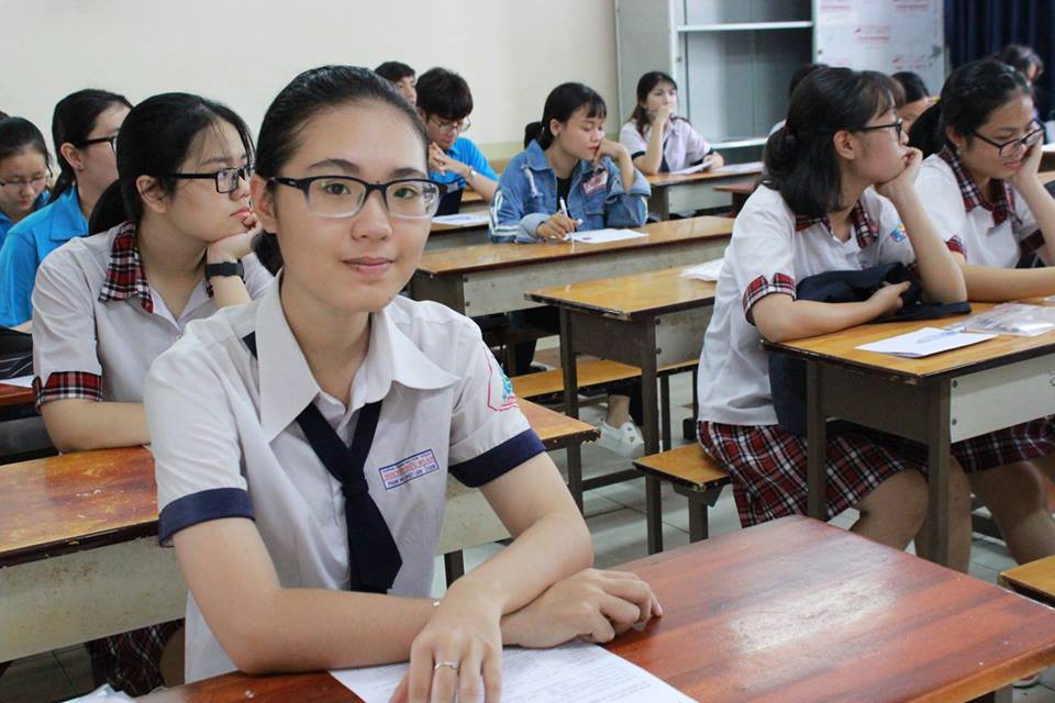 Cung bậc cảm x&uacute;c của th&iacute; sinh ng&agrave;y đầu đến điểm thi - Ảnh 9.