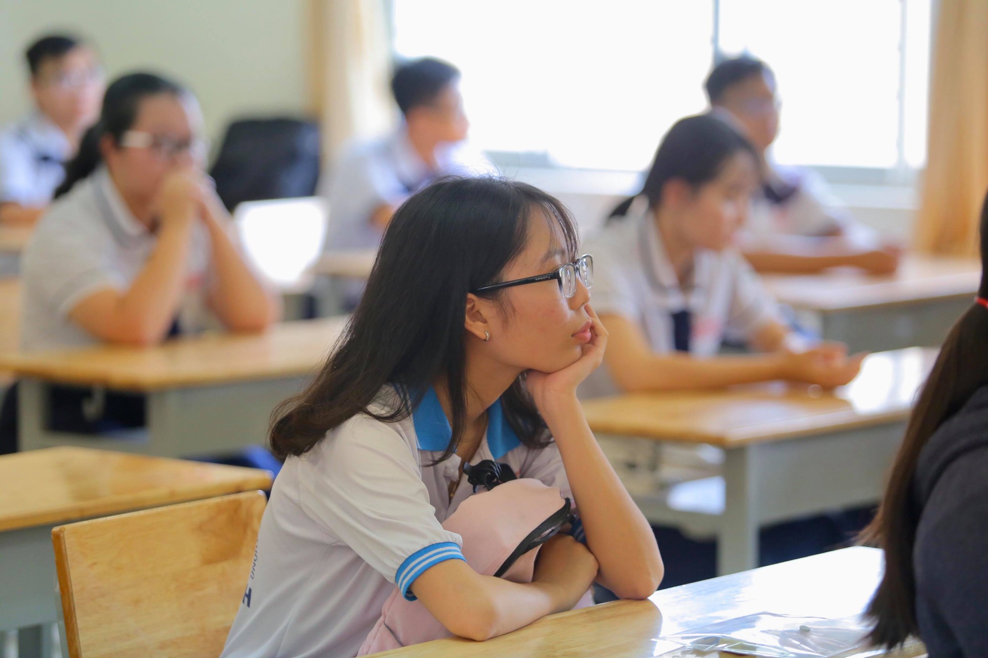 Cung bậc cảm x&uacute;c của th&iacute; sinh ng&agrave;y đầu đến điểm thi - Ảnh 6.