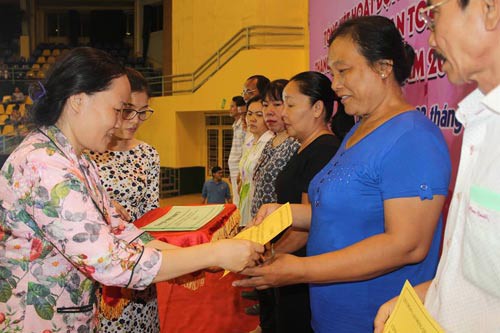 Hơn 2.000 c&ocirc;ng nh&acirc;n được vui chơi, mua sắm - Ảnh 2.