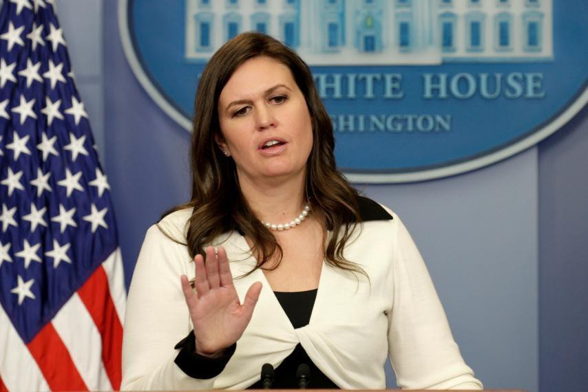 Hẹp đường ăn hàng, hẹn hò chỉ vì là lính của ông Trump