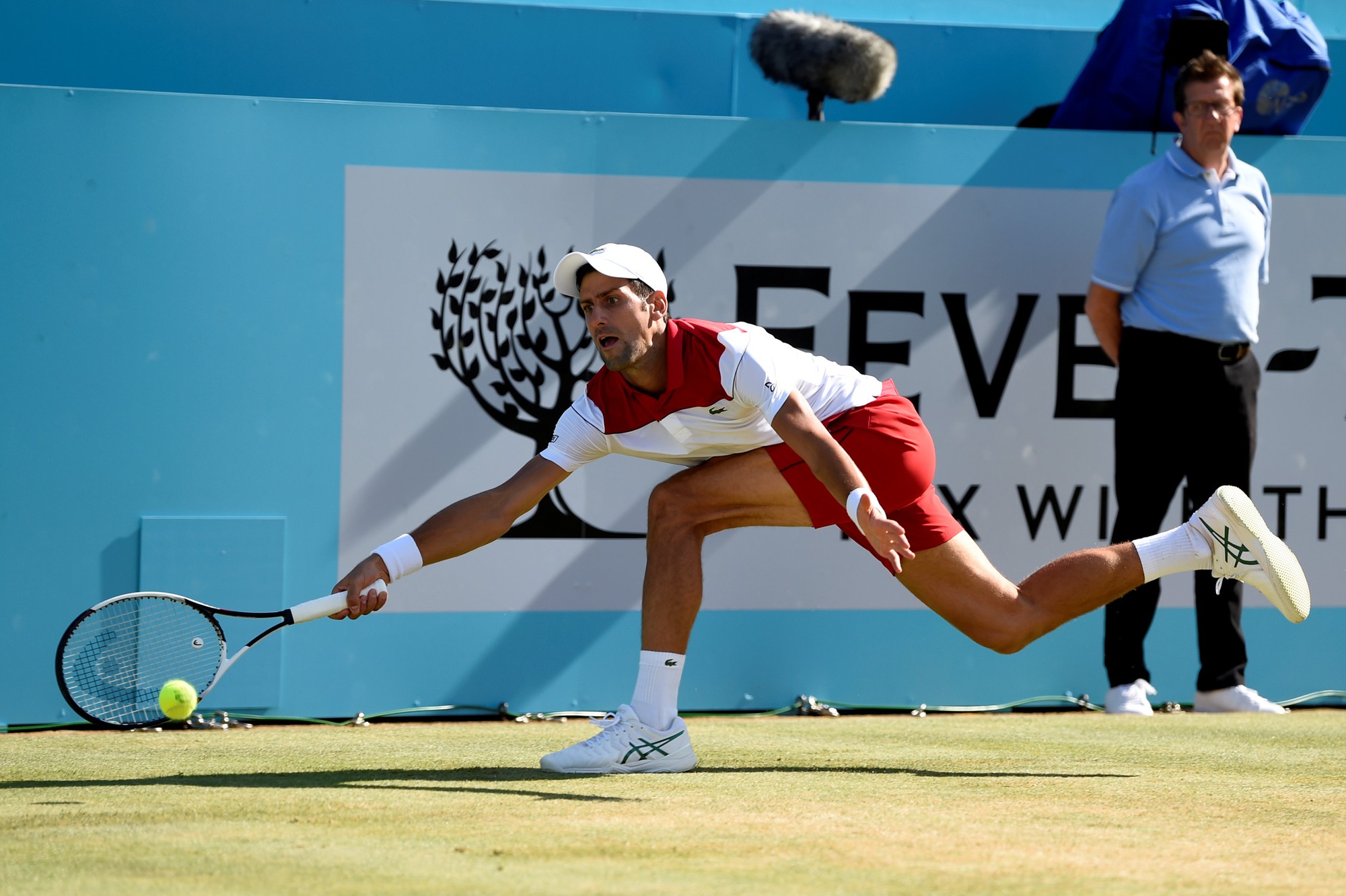 Federer bất ngờ thua đ&agrave;n em ở chung kết Halle Open - Ảnh 5.