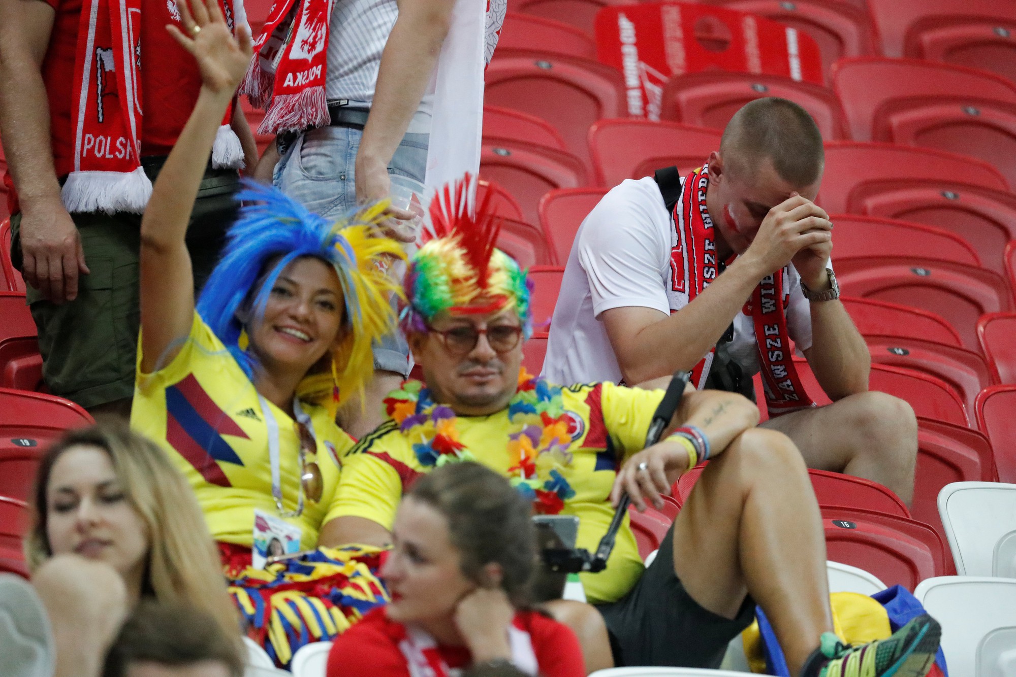 Colombia x&eacute; n&aacute;t h&agrave;ng thủ Ba Lan - Ảnh 3.