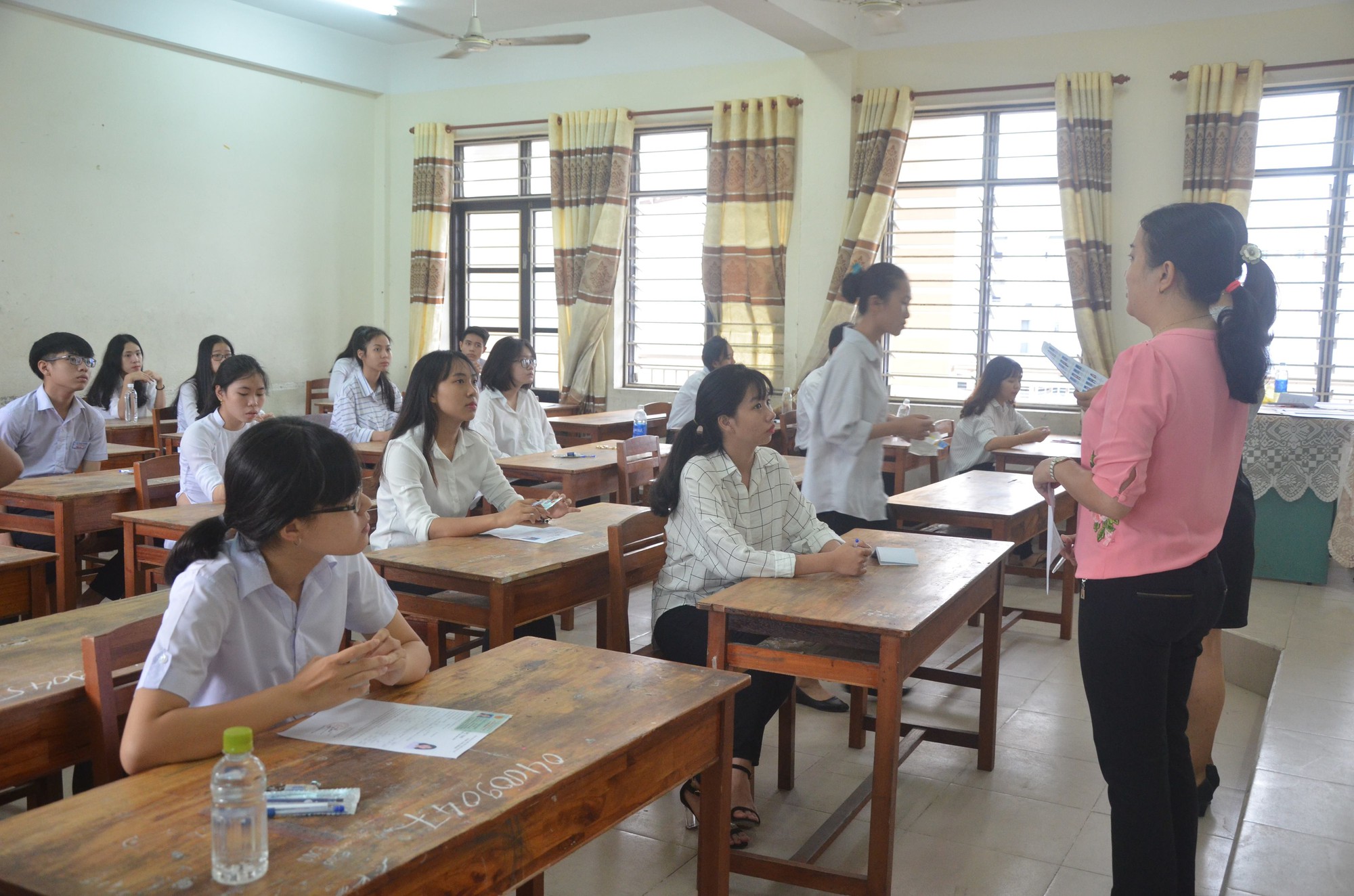 THI THPT QUỐC GIA 2018: TS thi ngữ văn, Bộ GD-ĐT lo thiết bị c&ocirc;ng nghệ cao - Ảnh 17.