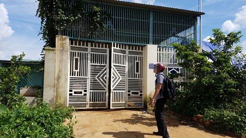 Giành đất người nghèo rồi bán